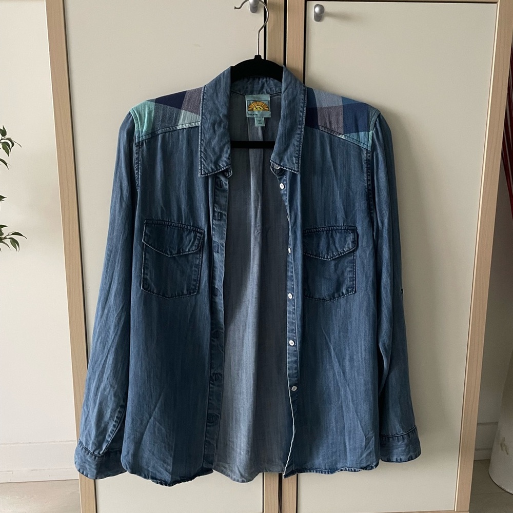 Women’s denim shirt